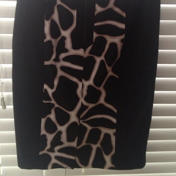 ❤️Nwot giraffe print skirt - Picture 2 of 2