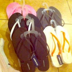 Old Navy flip flops!