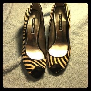 Bandolino wedge zebra ( peep toe )