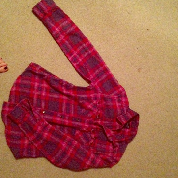 American eagle pink & purple plaid button up.