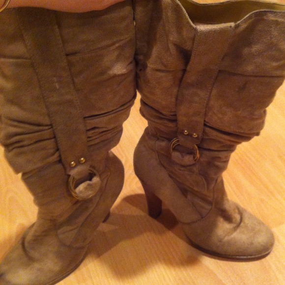 Gold boots - Picture 3 of 4