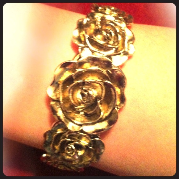 🌟SOLD🌟Floral Bangle Bracelet