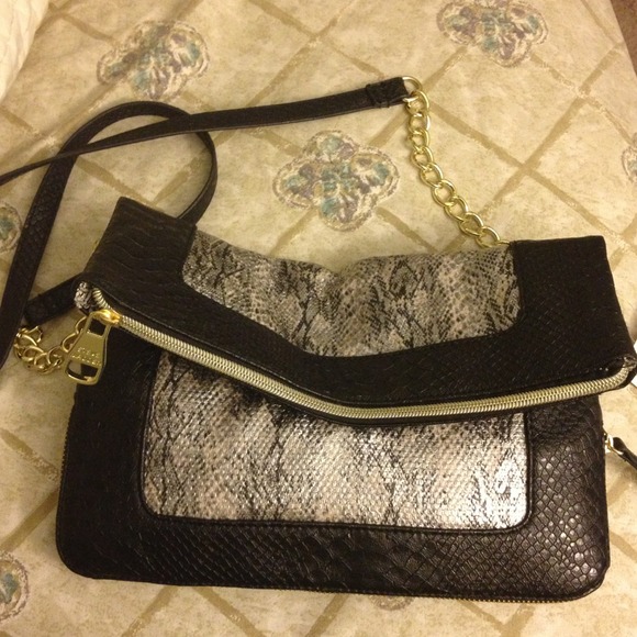 ✨Sold✨Steve Madden metallic purse