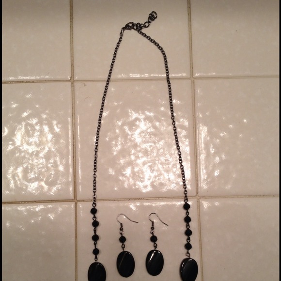Midnight Jewelry Set - Picture 2 of 4
