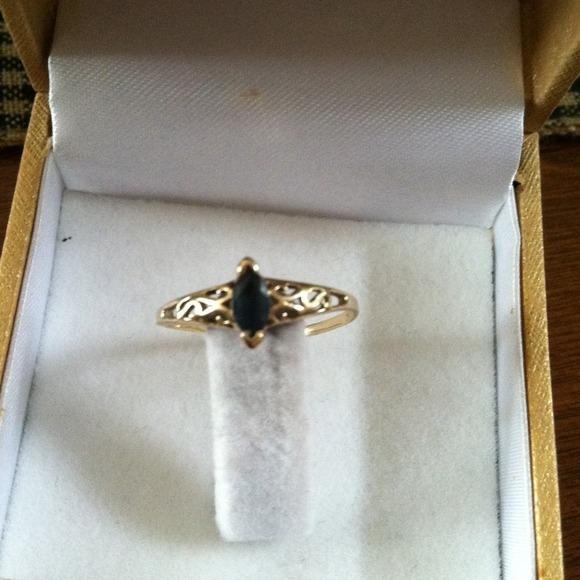 Petite blue sapphire ring