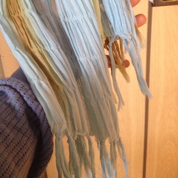 Scarf - Picture 2 of 2