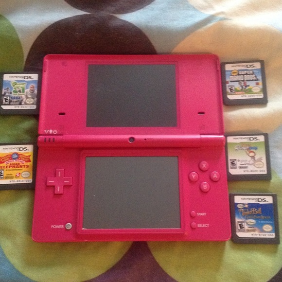 Nintendo dsi w/ 5 games - Picture 2 of 3