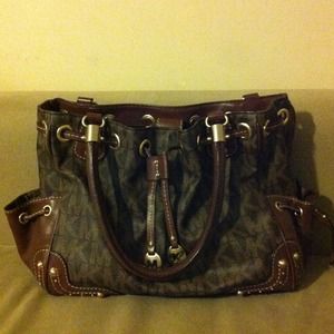 Reduced! Michael Kors Logo Shoulder Bag - Like New