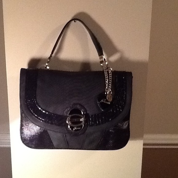 💢💢💢SOLD💢💢💢Guess Purse