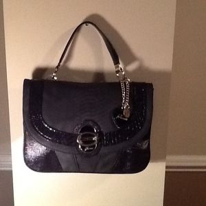 💢💢💢SOLD💢💢💢Guess Purse