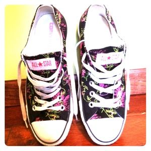 Converse! Price negotiable!!!!