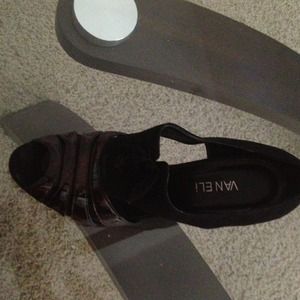 REDUCED!! VANELi Women's Shoes