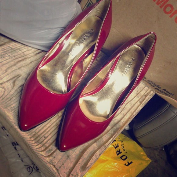Red rampage pumps 🎁reduced🎁
