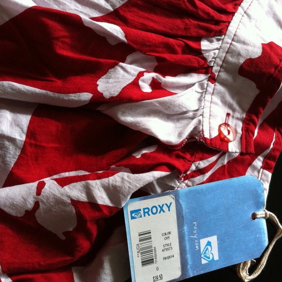 Cute Roxy skirt SOLD as bundle - Picture 3 of 4