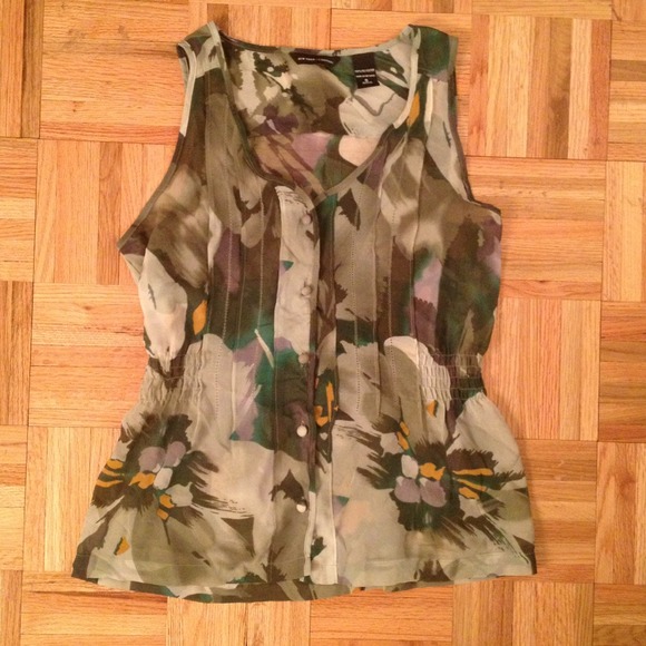 Sheer top - Picture 2 of 4