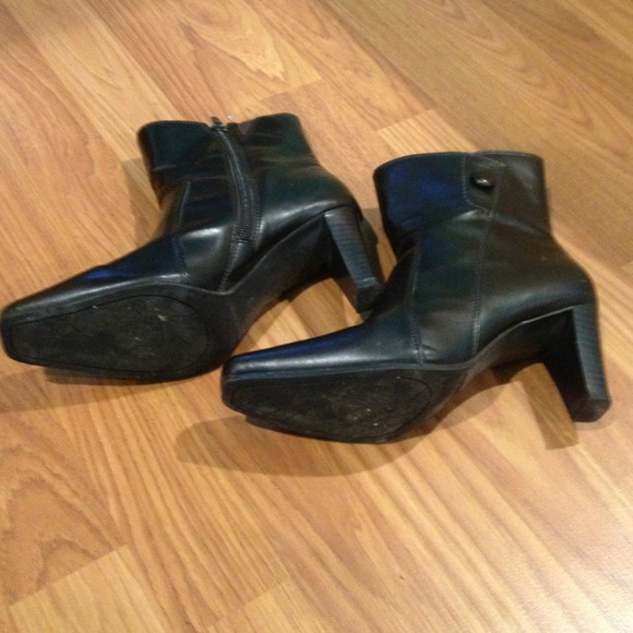 Nice ankle boot for sale! - Picture 3 of 3