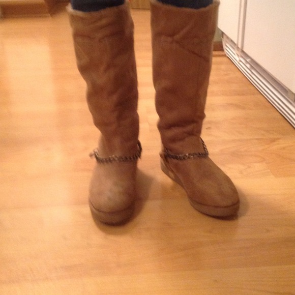 Guess boots