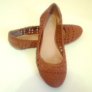 RESERVED !!! Chestnut leather flats