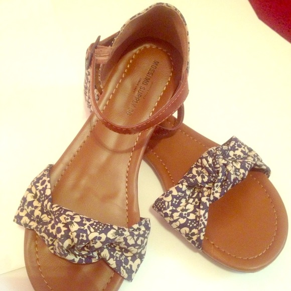 REDUCED Floral slippers