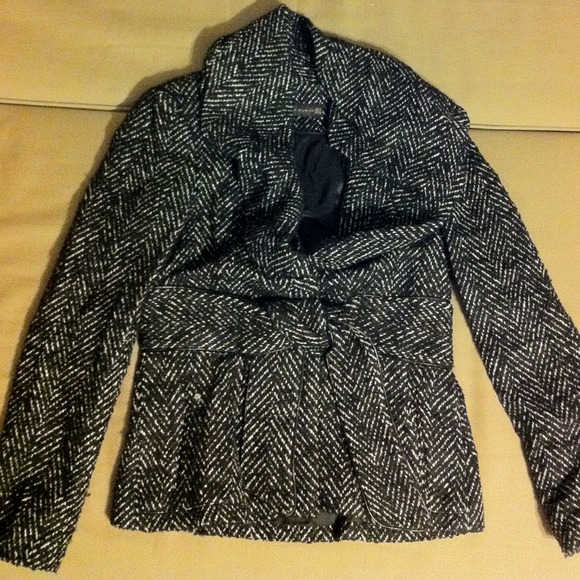 ✨Reserved ✨Zara Women's Wool B&W Coat - Like New