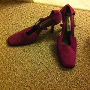 Suede violet shoes