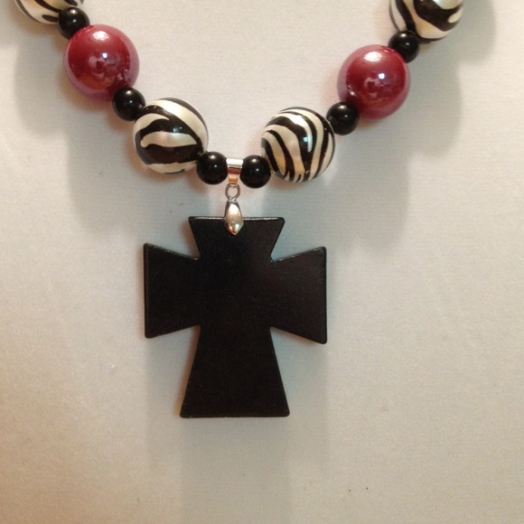 Cross pendant, beaded necklace