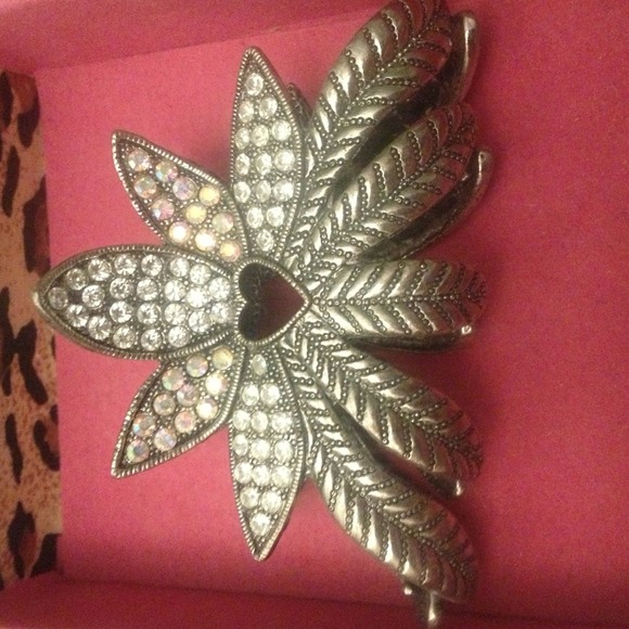 Vintage antique hair clip with heart