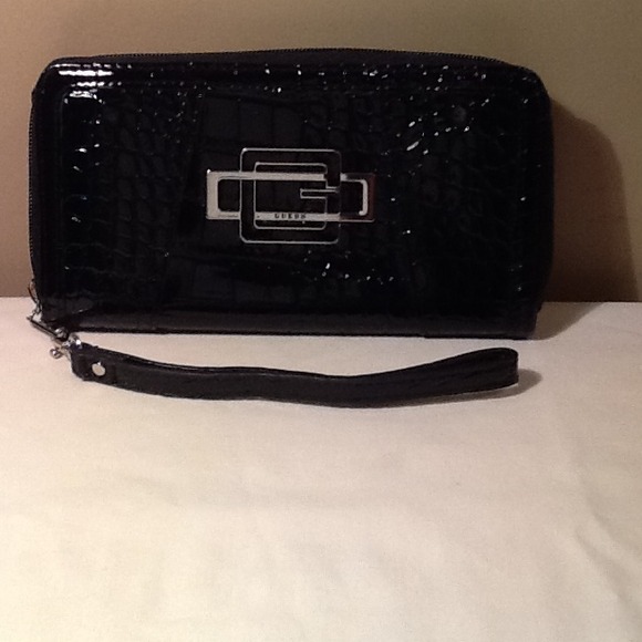 Guess Wristlet Wallet