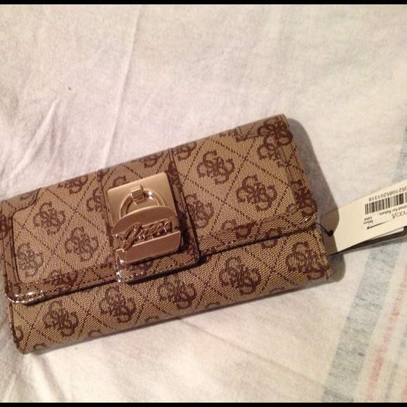 ⚠SOLD ⚠ Guess wallet-  bnwt