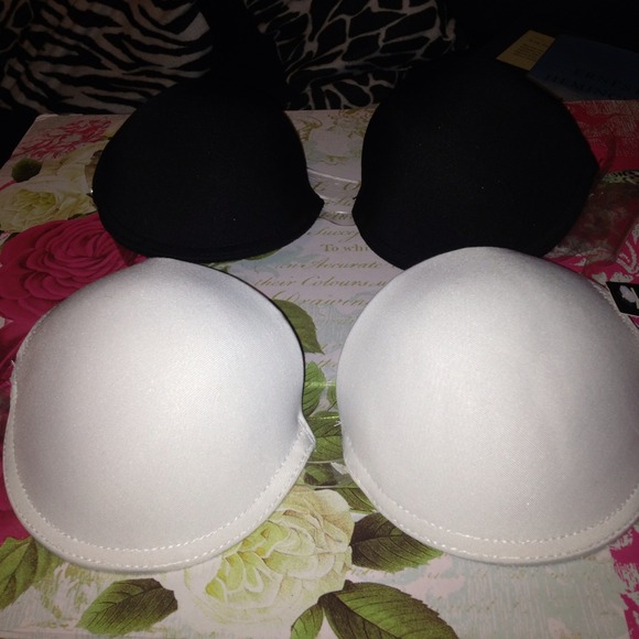 💢💢on hold💢💢2 pushup bras