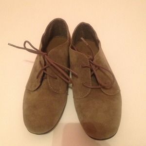 REDUCED Suede oxfords