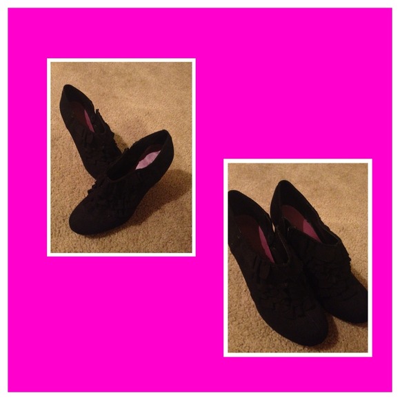 💢SOLD💢Gorgeous Ankle Booties