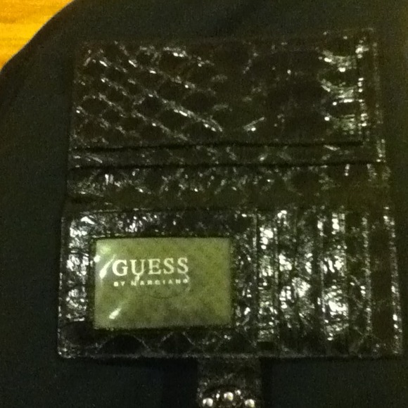 Guess Wallet