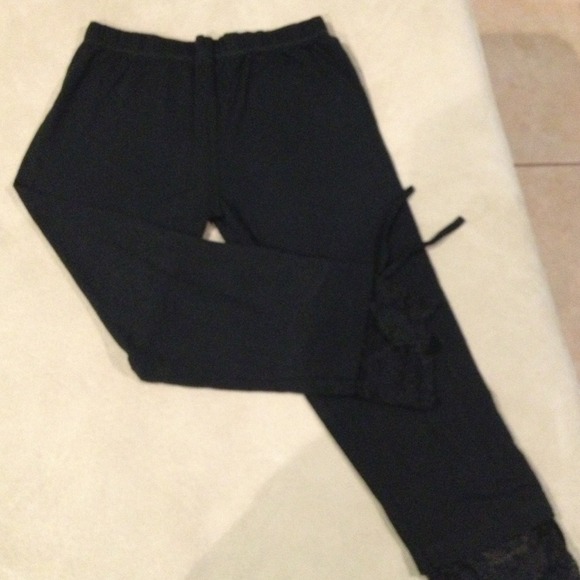 Short leggings with laces at the bottom - Picture 2 of 3