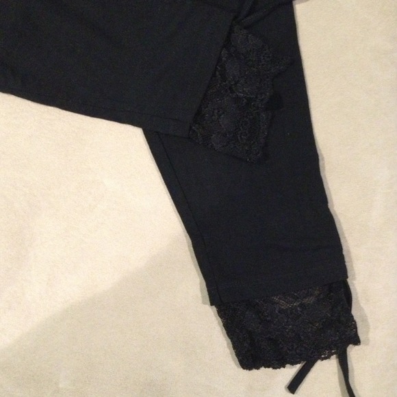 Short leggings with laces at the bottom - Picture 3 of 3