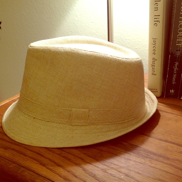 Tan hat