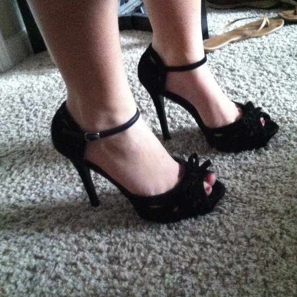 Forever 21 Shoes - Black velvet peep toe heels with bow