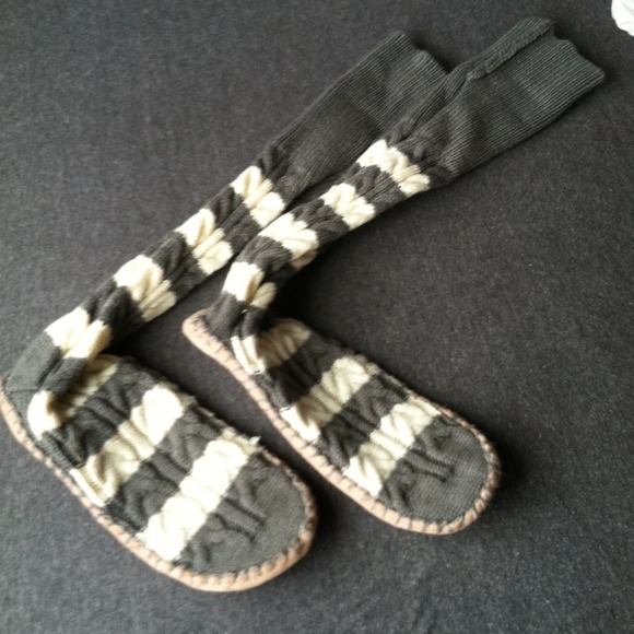 Slippers/socks/comfy shoes