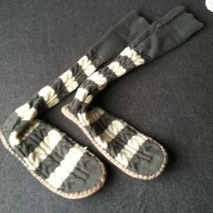 Slippers/socks/comfy shoes