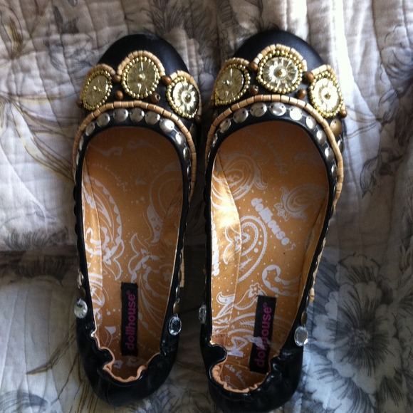 🌷SOLD🌷  Fun black embellished flats!!!!!