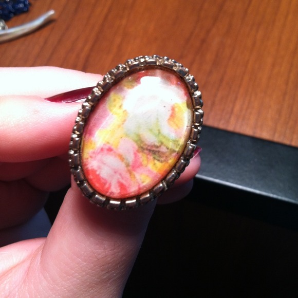 Ring - Picture 3 of 3