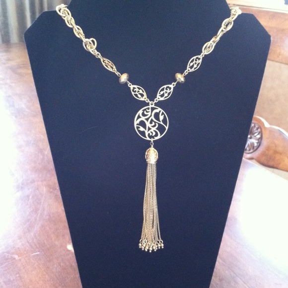 Lia Sophia gold tone necklace