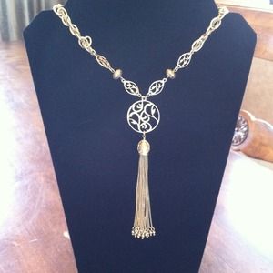 Lia Sophia gold tone necklace