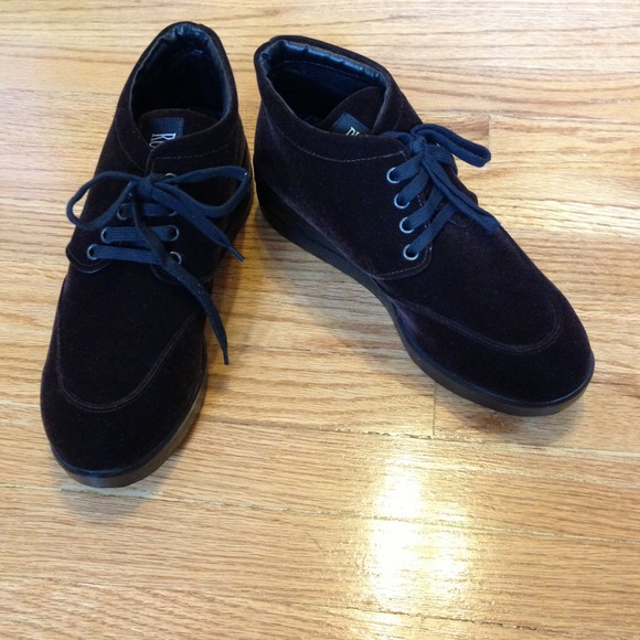 👍👍REDUCED 🙀  Ruco Line Wedge. Brand New.