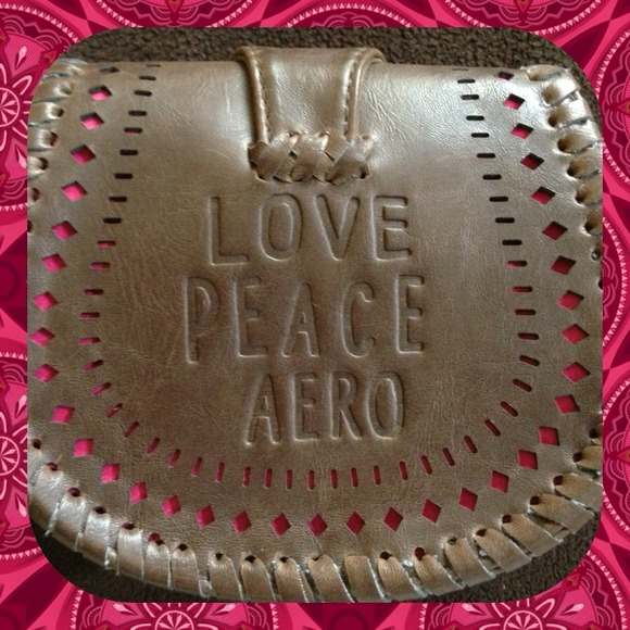 Aero Crossover Bag 🐝 - Picture 2 of 3