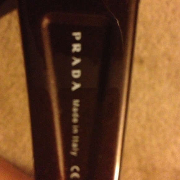 Prada sunglasses never worn ! - Picture 3 of 4
