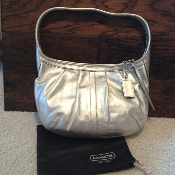 🎈REDUCED🎈Coach Platinum Leather Hobo