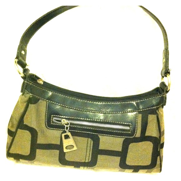 Cute Nine West purse...used a couple times .