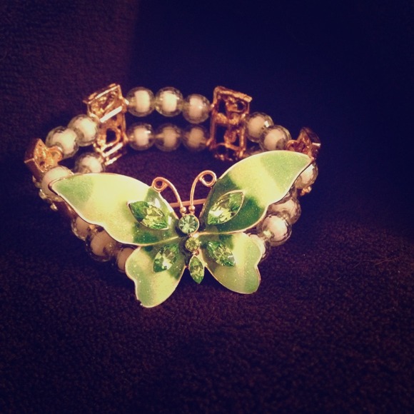 Green butterfly bracelet - Picture 1 of 3