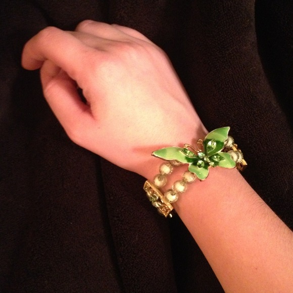 Green butterfly bracelet - Picture 3 of 3